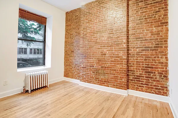 Rented by Creed Realty Group | media 9