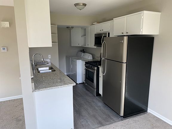 4th image of 7717 W Ivy Ct #C