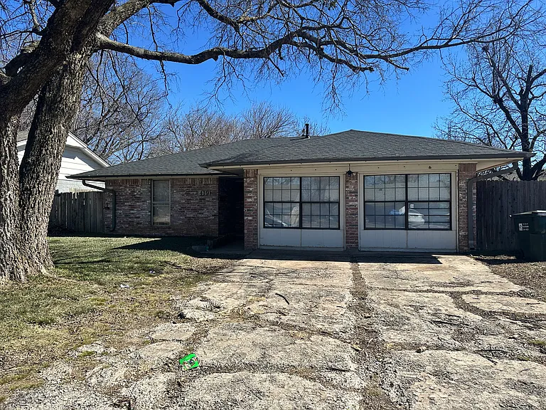 419 Sunrise St — Photo 1