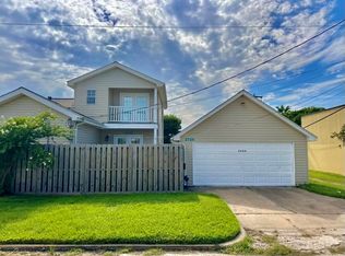 2725 42nd St, Galveston, TX 77550