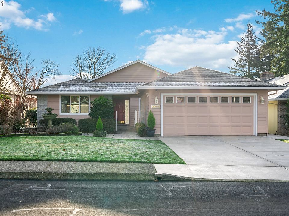 1st image of 2905 SE Balboa Dr