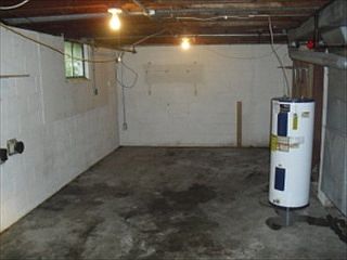 3rd image of 2409 Shirley Dr