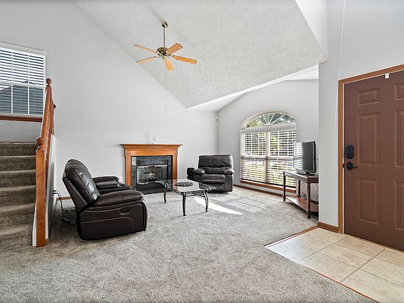 3rd image of 234 Lazy Hollow Dr