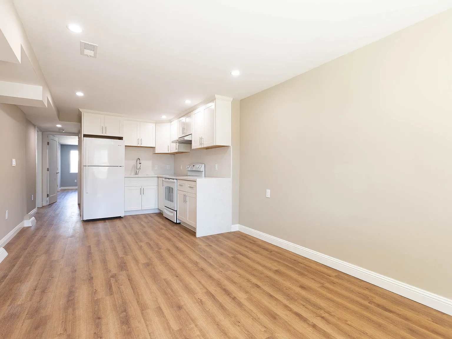 359 Oriente St — Photo 4