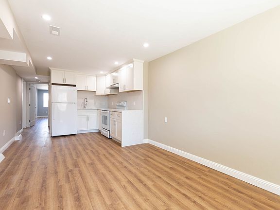 4th image of 359 Oriente St