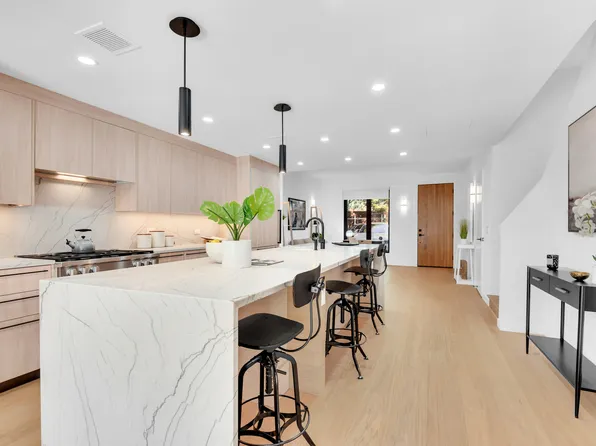 28 Huntington Street image 4 of 19