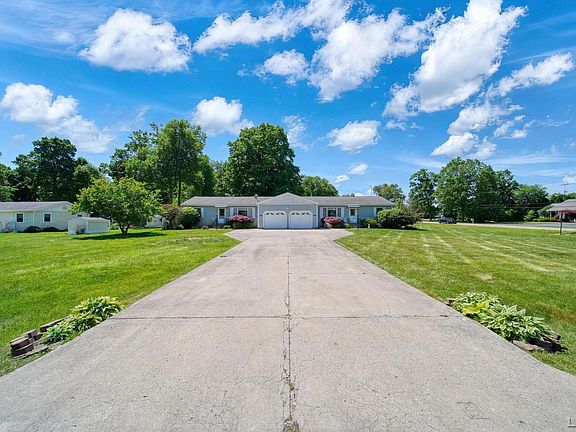 2nd image of 2978 Lee Marie Dr