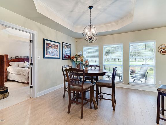 4th image of 111 Briar Green Dr
