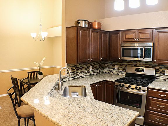 3rd image of 13810 N Sutton Park Dr #1037
