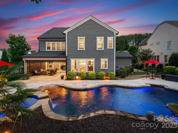 9043 Golden Rock Ln, Huntersville, NC 28078