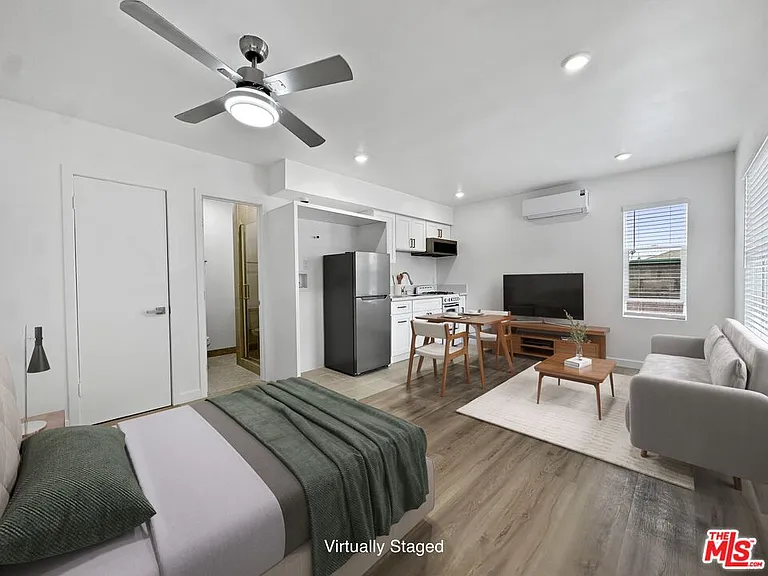915 Enterprise Ave #6 — Photo 3