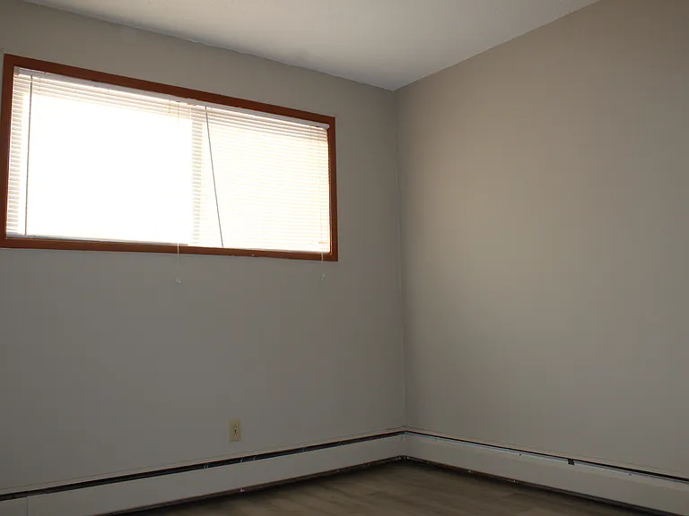 1019 Northmount Dr NW — Photo 10