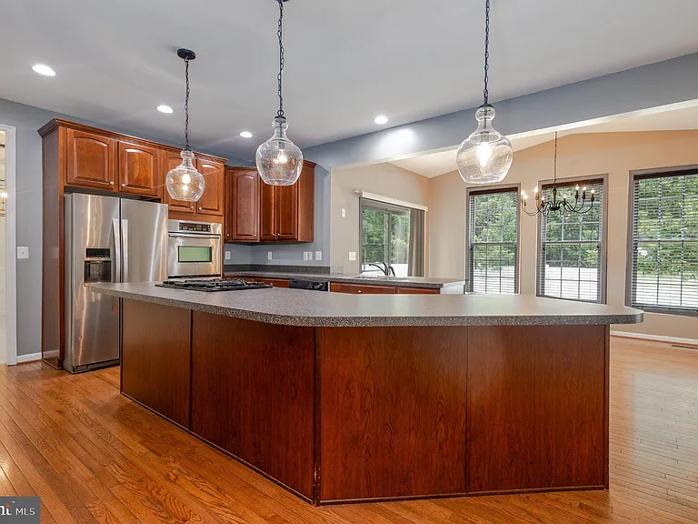 105 Ticonderoga Dr — Photo 7