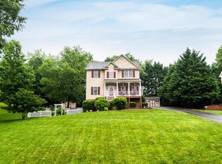 1076 Moonlit Cove Ln, Lynchburg, VA 24503