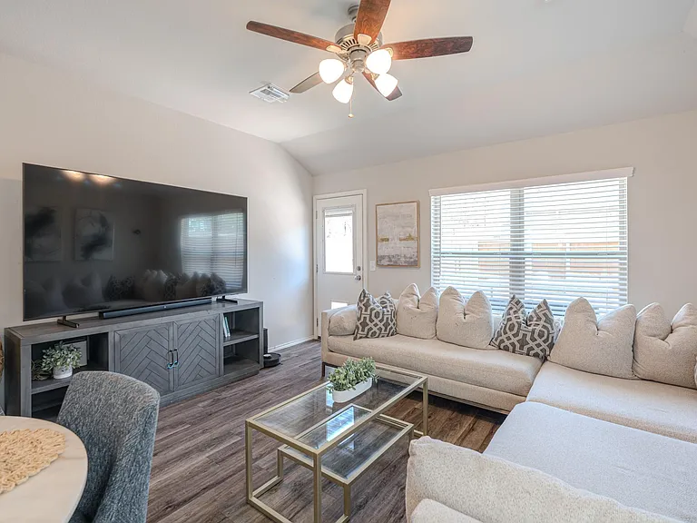 26106 Halwell Manor Ln — Photo 15