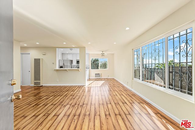 1st image of 646 Tularosa Dr #3