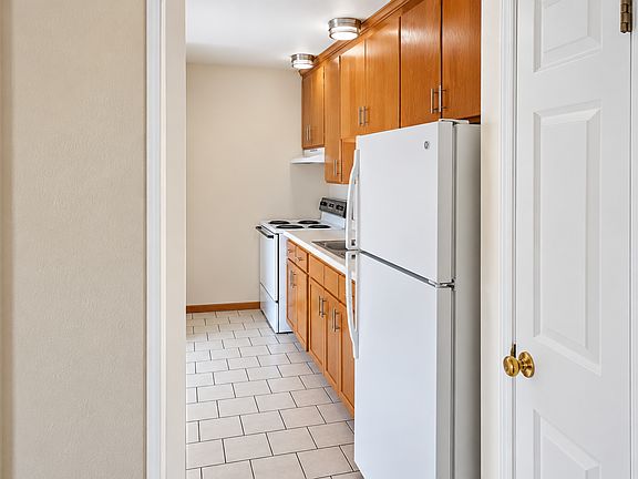 4th image of 804 6th St NW APT 15