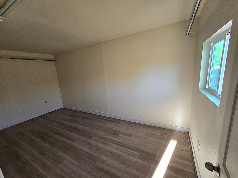 1175 Cypress Ave #B — Photo 11