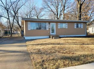 921 Forestwood Dr, Saint Louis, MO