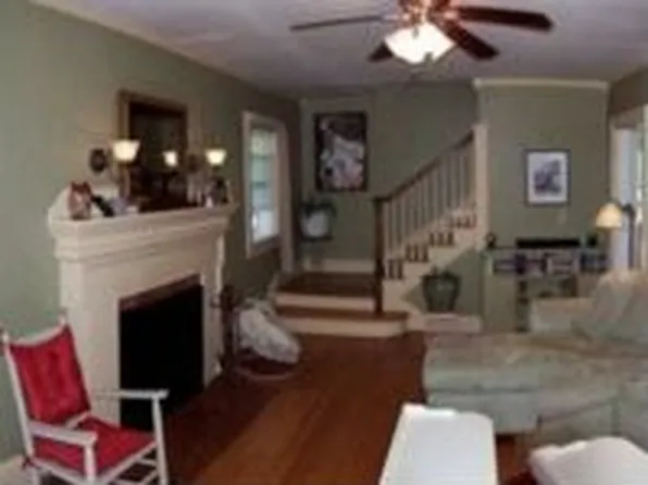 3512 Hillcrest Ave NW, Roanoke, VA 24012