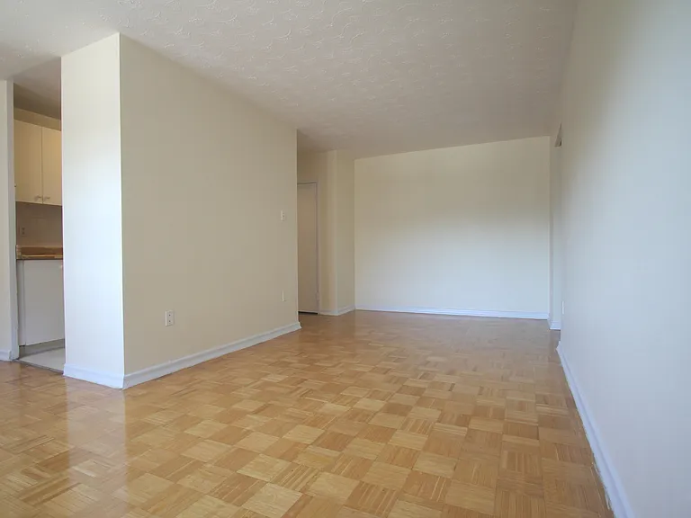 1307 Wilson Ave #1303 — Photo 17