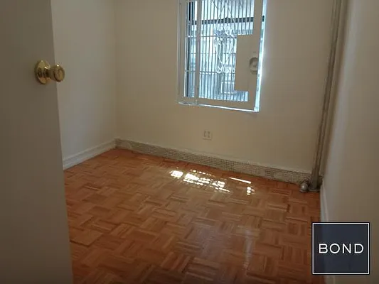 Rented by Bond New York | media 25