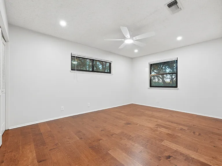 8607 Norwich Dr — Photo 25
