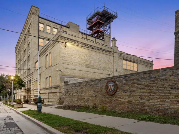904 East Pearson STREET #404, Milwaukee, WI 53202