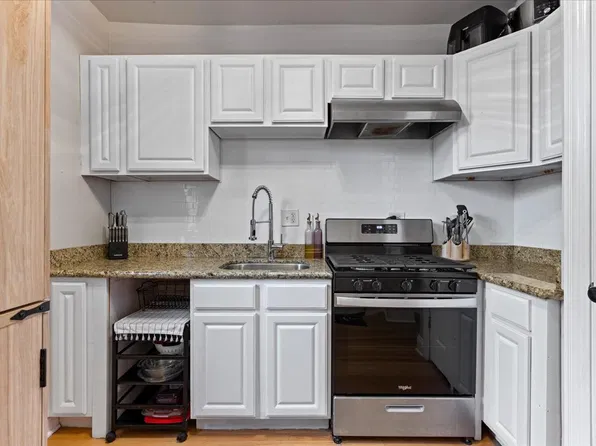 3555 W Lyndale St APT 1C, Chicago, IL 60647
