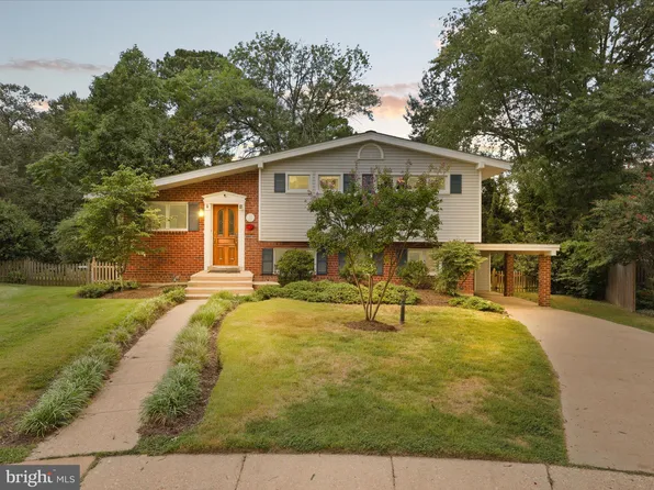 4712 Surry Pl, Alexandria, VA 22304