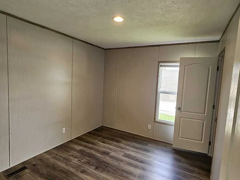 3211 Victor Ln — Photo 11