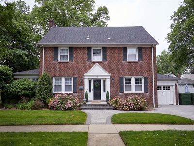 52 Hickory Street, Floral Park, NY, 11001