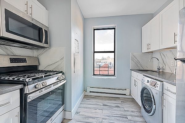 1st image of 215 E 117th St APT 31