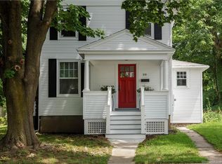 39 Church St, Guilford, CT 06437