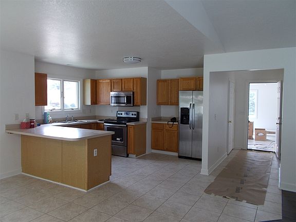 2nd image of 2418 Willowdale Dr
