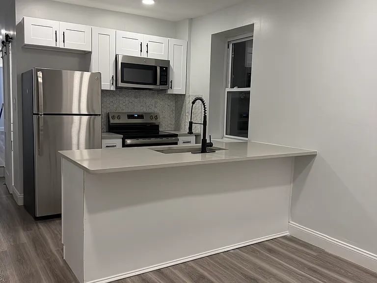 703 W Huntingdon St #2 — Photo 1