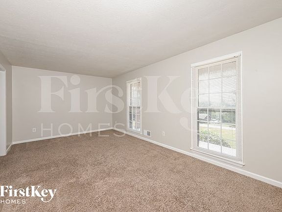 2nd image of 2051 Windsor Ln