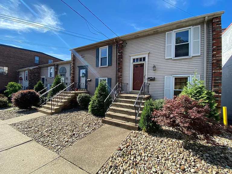 41 Bailey Ave — Photo 1