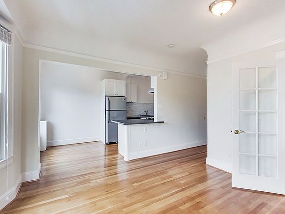 2nd image of 500 Stanyan St #105