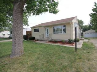 406 2nd St, Washburn, IA 50702