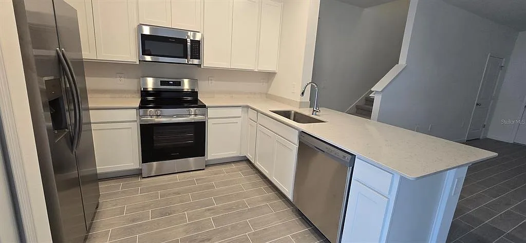 3 bed, 2.5 bath, 1707 sqft, $1,675 — Photo 4