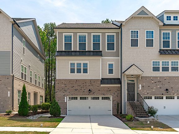 2nd image of 1073 Lathrop Ln
