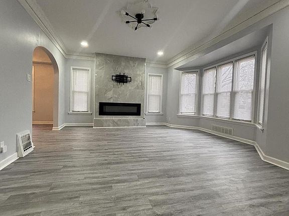 5th image of 4063 North Elmhurst ROAD #4065