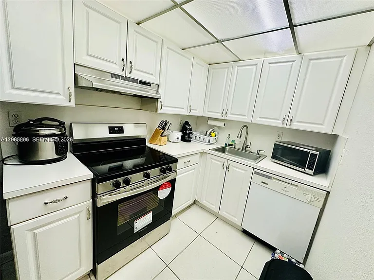 17530 NW 68th Ave #C4012 — Photo 2