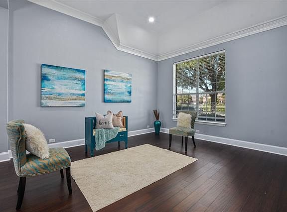 5th image of 2704 Sir Patrice Ln