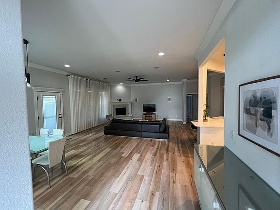 2nd image of 4719 Willowridge Way