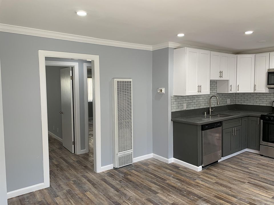1st image of 627 N Alexandria Ave #3