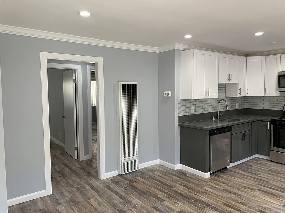 627 N Alexandria Ave #3