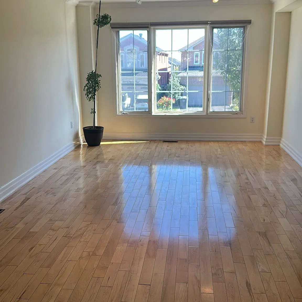 3 bed, $3,299 — Photo 3