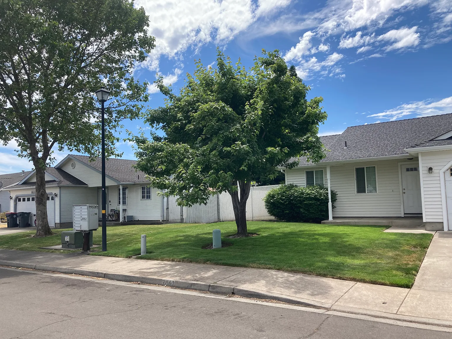 Laura Ln, White City — Photo 2